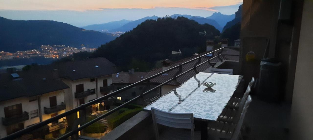 La Terrazza Casa Vacanza Carenno Esterno foto