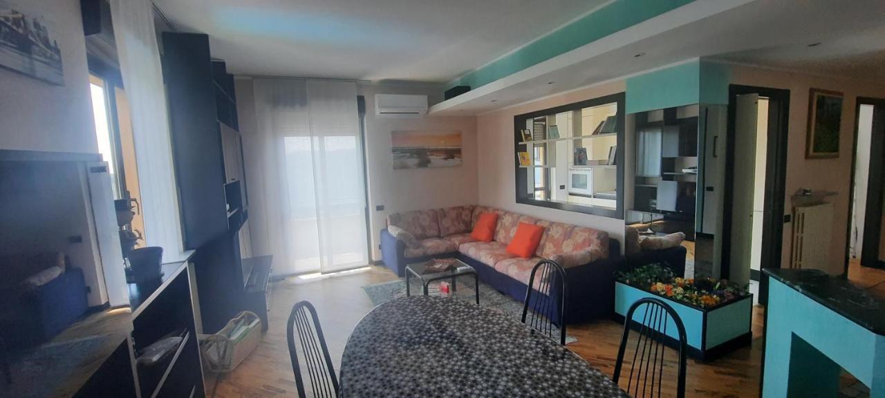 La Terrazza Casa Vacanza Carenno Esterno foto