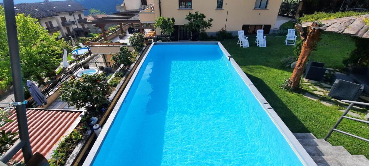 La Terrazza Casa Vacanza Carenno Esterno foto