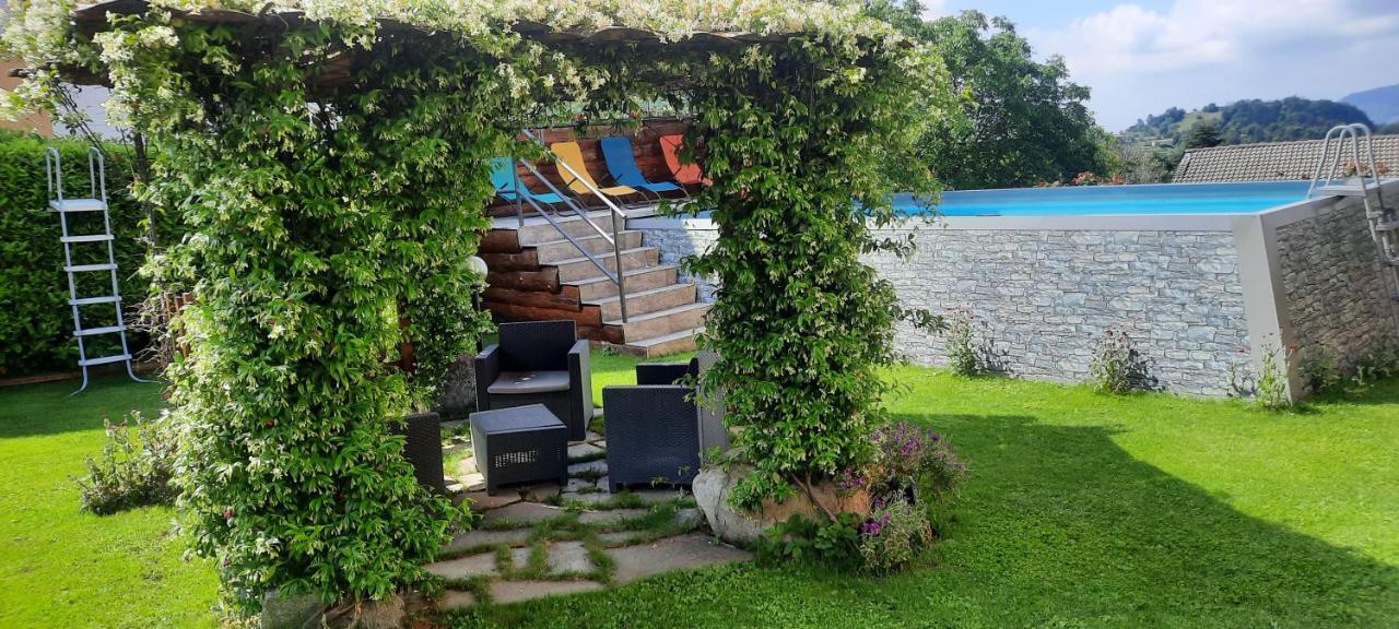 La Terrazza Casa Vacanza Carenno Esterno foto