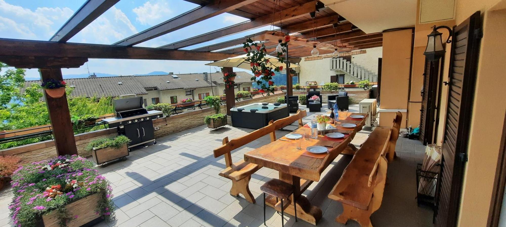 La Terrazza Casa Vacanza Carenno Esterno foto