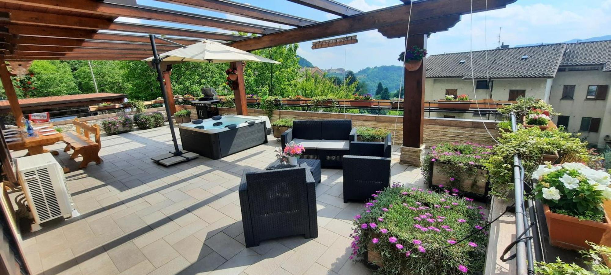 La Terrazza Casa Vacanza Carenno Esterno foto