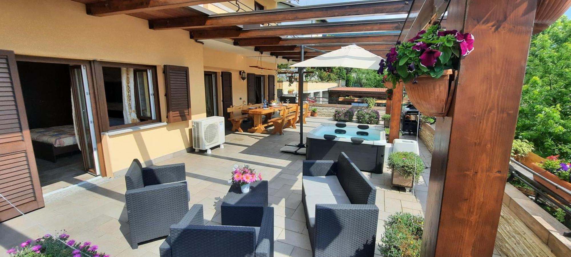 La Terrazza Casa Vacanza Carenno Esterno foto