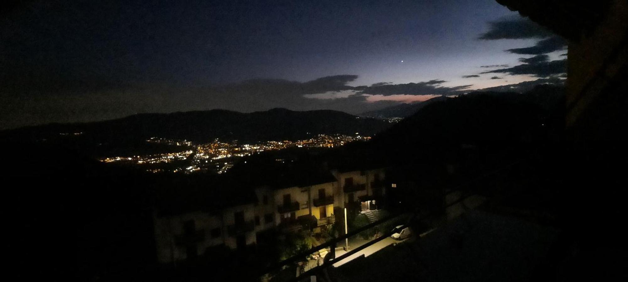 La Terrazza Casa Vacanza Carenno Esterno foto