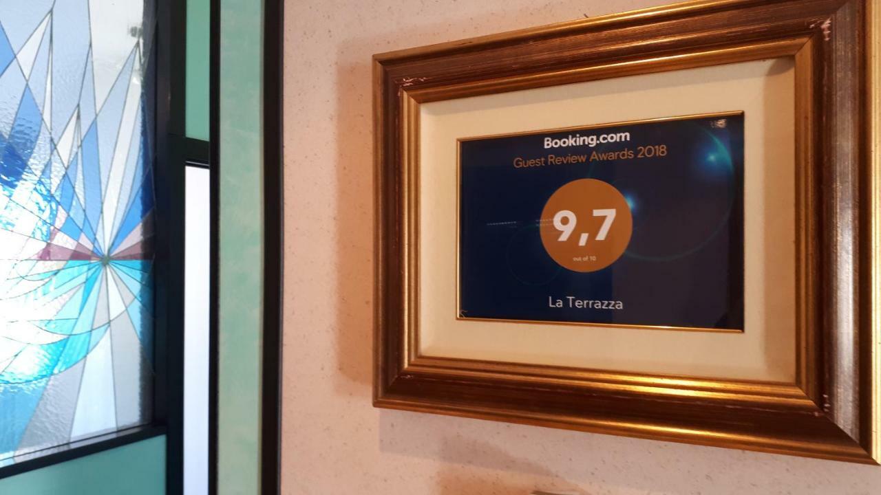 La Terrazza Casa Vacanza Carenno Esterno foto